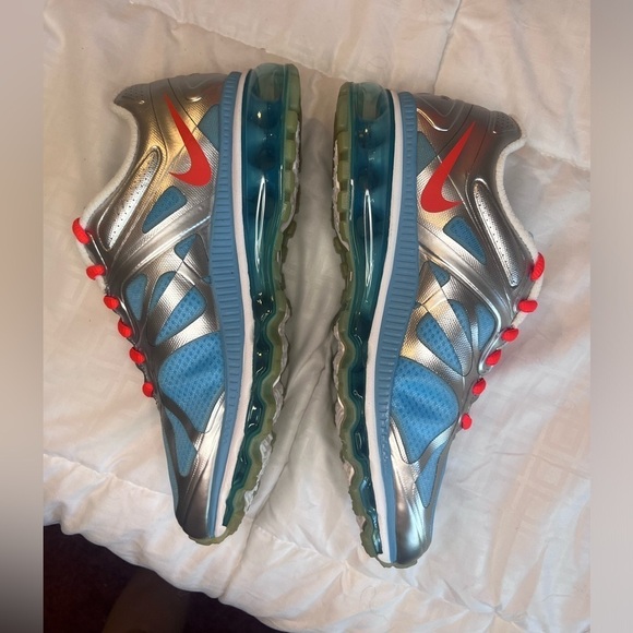 NWT NIKE AIR MAX 2012 -- 7 Women’s / 6Y - Picture 3 of 11